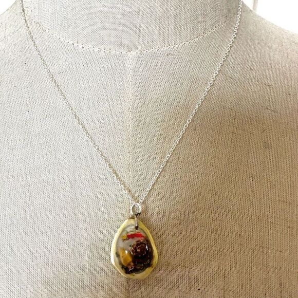 Shell design pendant necklace - Picture 4 of 11